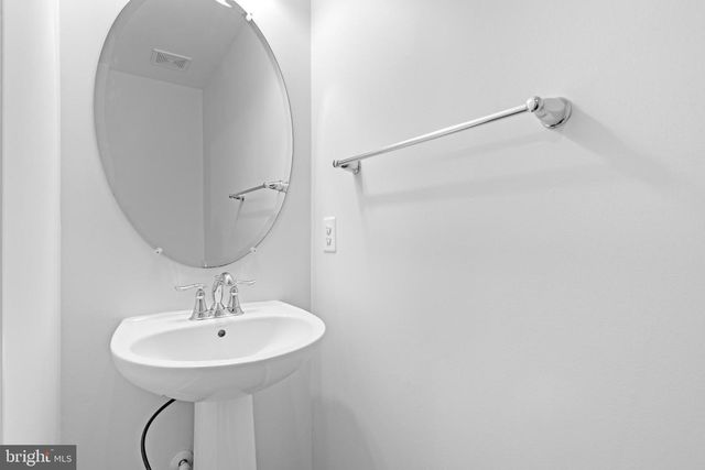 107 CABBAGE WHITE DR, Lake Frederick, VA 22630