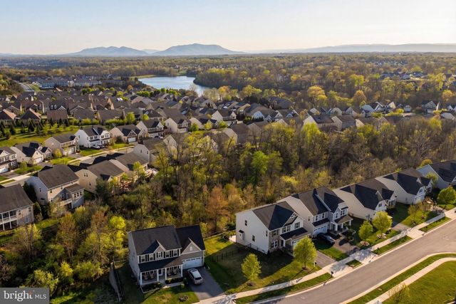 107 CABBAGE WHITE DR, Lake Frederick, VA 22630