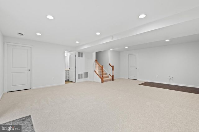 107 CABBAGE WHITE DR, Lake Frederick, VA 22630