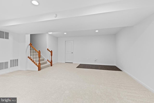 107 CABBAGE WHITE DR, Lake Frederick, VA 22630