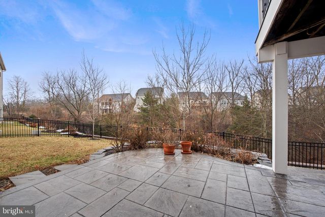 107 CABBAGE WHITE DR, Lake Frederick, VA 22630