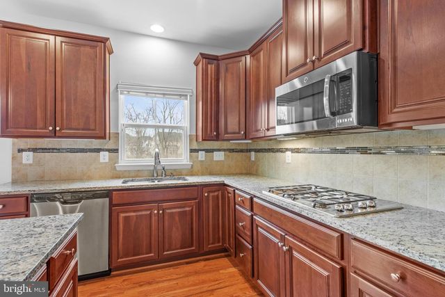 107 CABBAGE WHITE DR, Lake Frederick, VA 22630