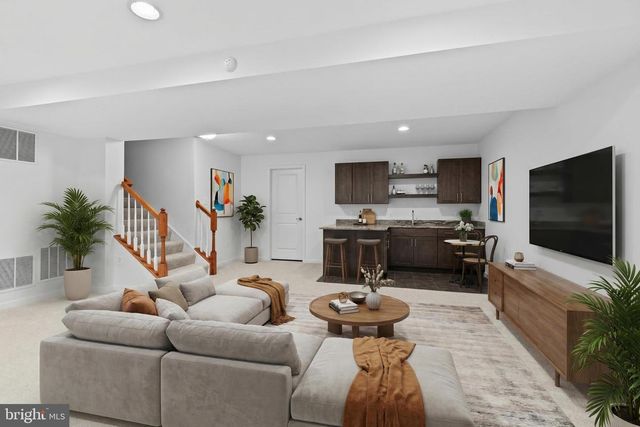 107 CABBAGE WHITE DR, Lake Frederick, VA 22630