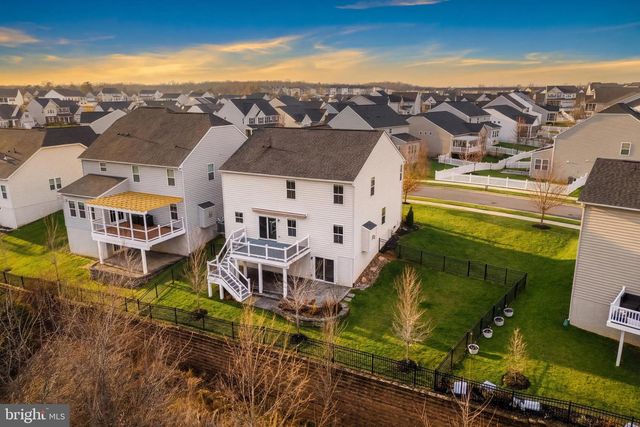 107 CABBAGE WHITE DR, Lake Frederick, VA 22630