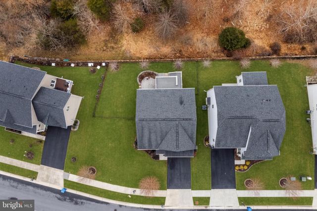 107 CABBAGE WHITE DR, Lake Frederick, VA 22630