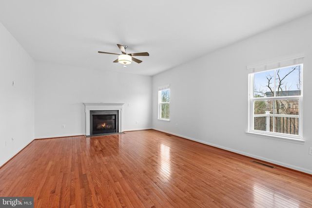 107 CABBAGE WHITE DR, Lake Frederick, VA 22630