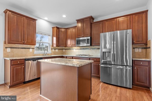 107 CABBAGE WHITE DR, Lake Frederick, VA 22630