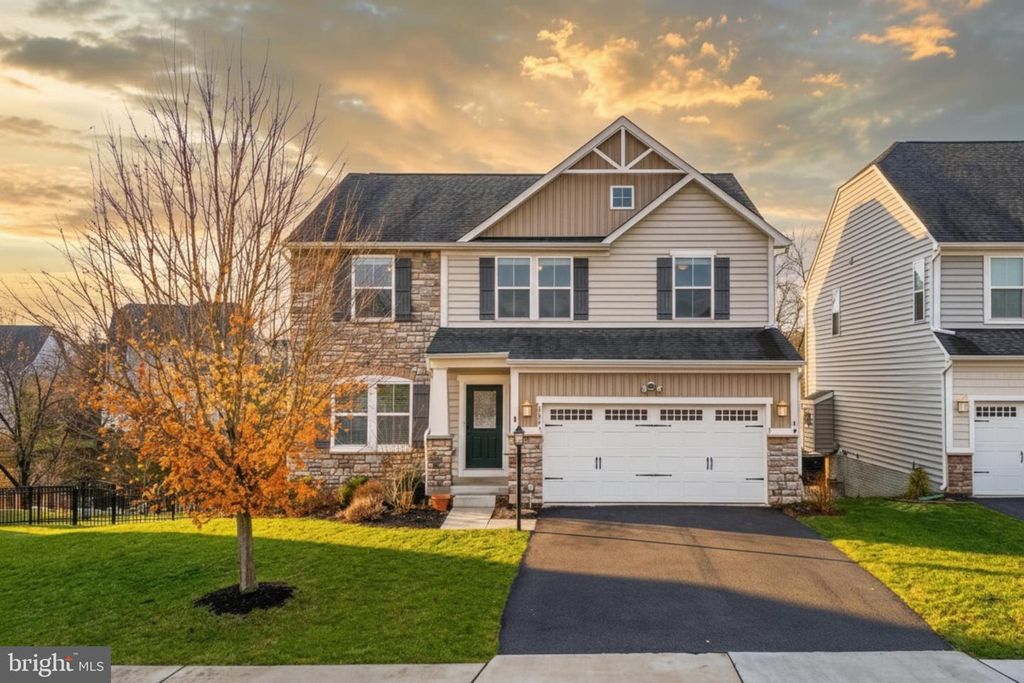 107 CABBAGE WHITE DR, Lake Frederick, VA 22630