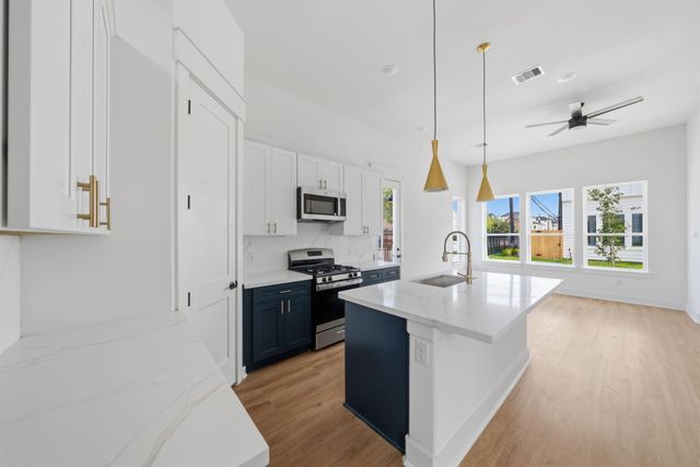 8902 Sunshine Laverne Lane, Houston, TX 77080