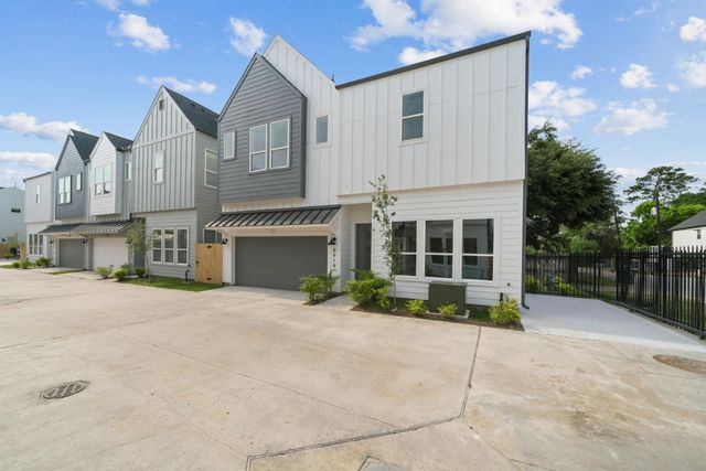 8902 Sunshine Laverne Lane, Houston, TX 77080