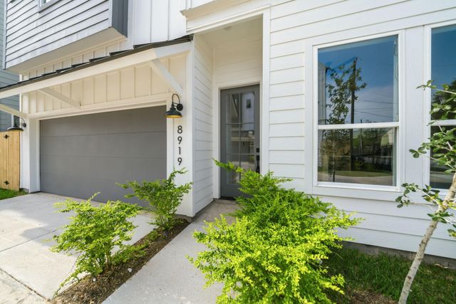 8902 Sunshine Laverne Lane, Houston, TX 77080