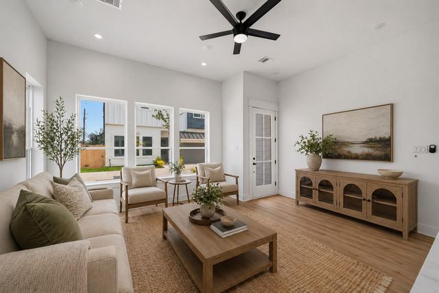 8902 Sunshine Laverne Lane, Houston, TX 77080