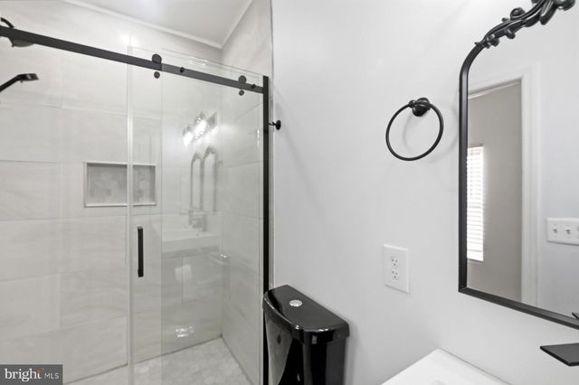 1221 WYLIE ST NE, Washington, DC 20002