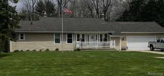 3015 3 Mile Road Ne, Grand Rapids Charter Township, MI 49525