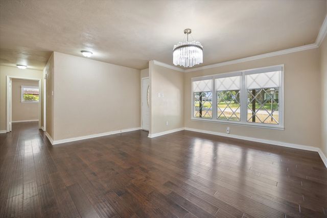 1905 Nottingham Boulevard, Fort Worth, TX 76112