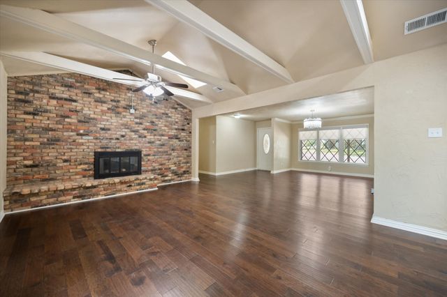 1905 Nottingham Boulevard, Fort Worth, TX 76112