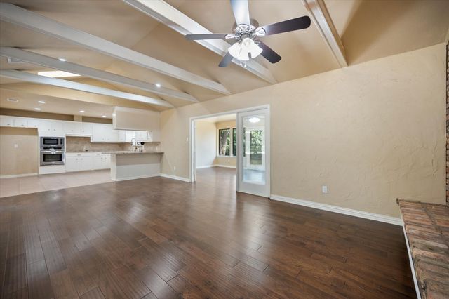 1905 Nottingham Boulevard, Fort Worth, TX 76112