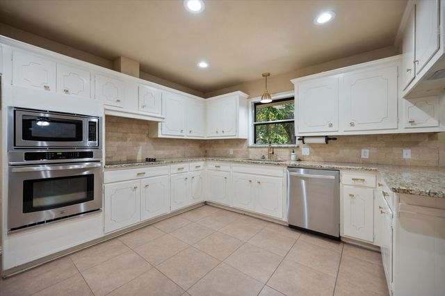 1905 Nottingham Boulevard, Fort Worth, TX 76112