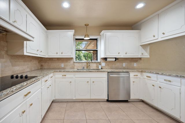 1905 Nottingham Boulevard, Fort Worth, TX 76112