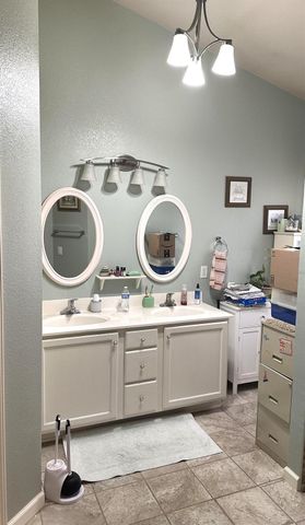 9011 Bridalveil Cir, Stockton, CA 95212