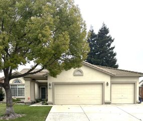 9011 Bridalveil Cir, Stockton, CA 95212