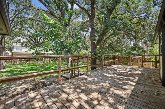 6833 Parkwood Drive, North Richland Hills, TX 76182