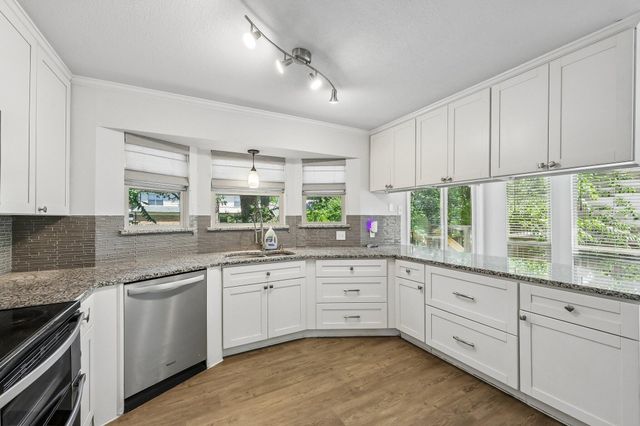 6833 Parkwood Drive, North Richland Hills, TX 76182