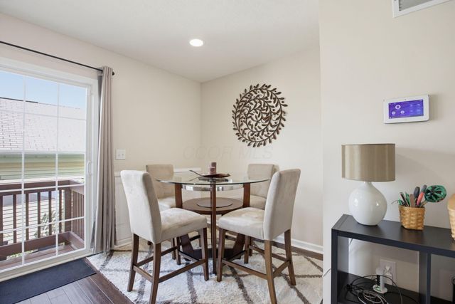 6532 Nottinghill Trail Drive, Canal Winchester, OH 43110