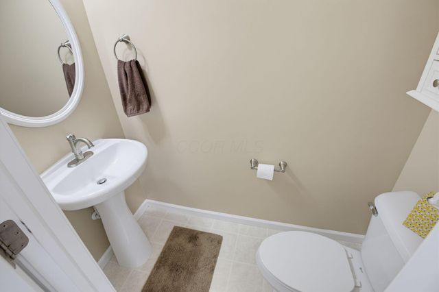 6532 Nottinghill Trail Drive, Canal Winchester, OH 43110