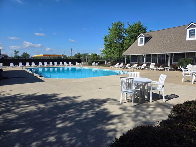 6532 Nottinghill Trail Drive, Canal Winchester, OH 43110