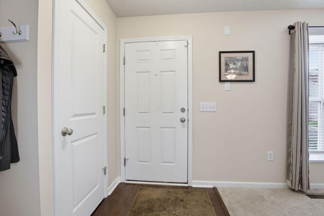 6532 Nottinghill Trail Drive, Canal Winchester, OH 43110