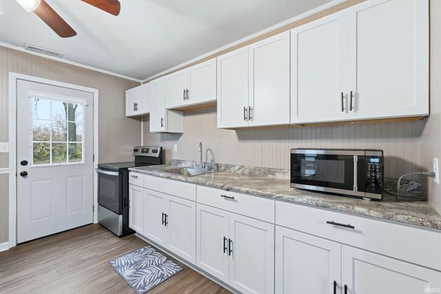 1045 Southlea Drive, Lafayette, IN 47909