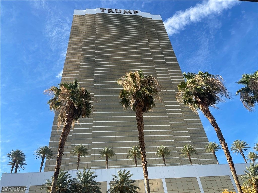 2000 North Fashion Show Drive 3805, Las Vegas, NV 89109 — exterior