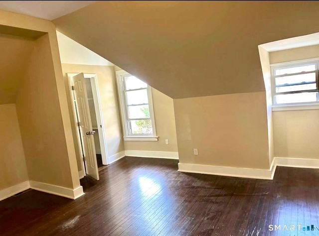 351 Clinton Avenue 2, Bridgeport, CT 06605