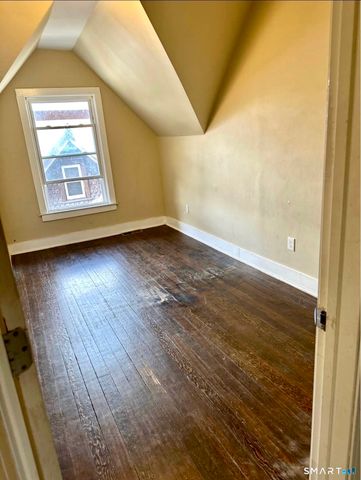 351 Clinton Avenue 2, Bridgeport, CT 06605