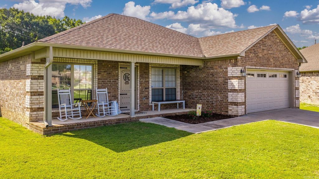 85 Smarty Jones Circle, Austin, AR 72007