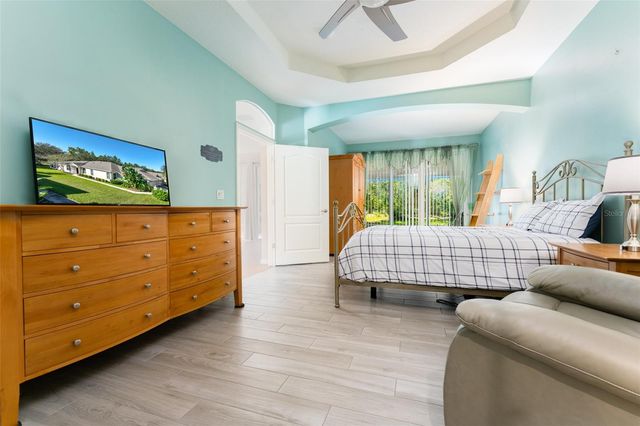 15731 PHOEBEPARK AVENUE, Lithia, FL 33547