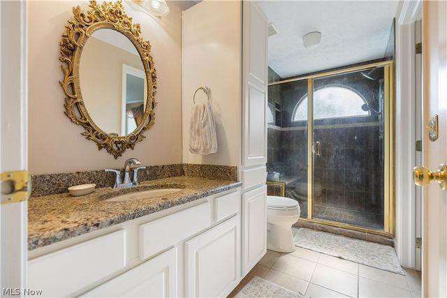 1702 Southpointe Circle NE, Canton, OH 44714