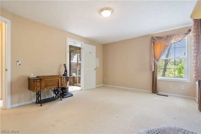 1702 Southpointe Circle NE, Canton, OH 44714