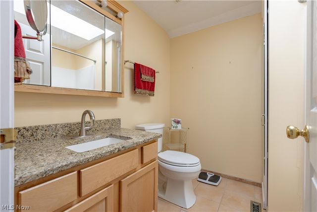 1702 Southpointe Circle NE, Canton, OH 44714