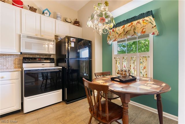 1702 Southpointe Circle NE, Canton, OH 44714