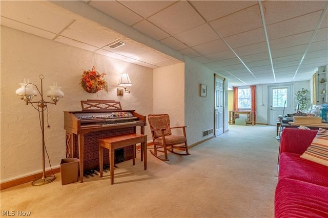 1702 Southpointe Circle NE, Canton, OH 44714
