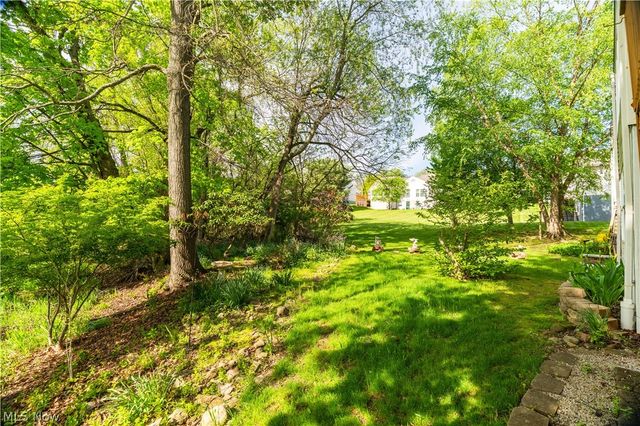 1702 Southpointe Circle NE, Canton, OH 44714