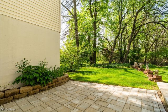 1702 Southpointe Circle NE, Canton, OH 44714
