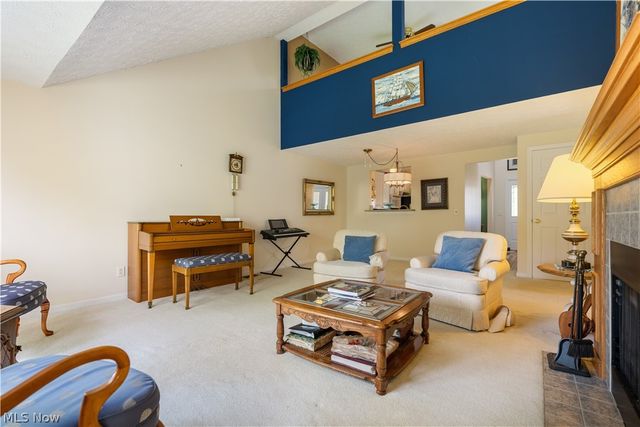 1702 Southpointe Circle NE, Canton, OH 44714