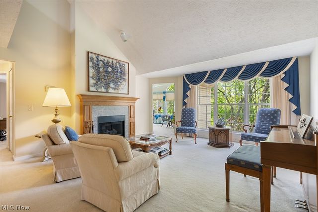 1702 Southpointe Circle NE, Canton, OH 44714