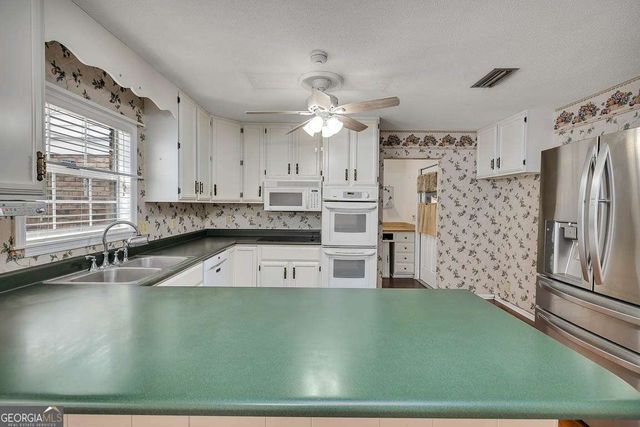 112 Meadows Way, Brunswick, GA 31525