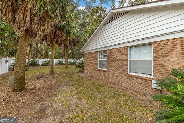 112 Meadows Way, Brunswick, GA 31525