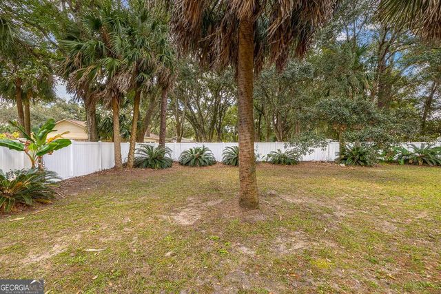 112 Meadows Way, Brunswick, GA 31525