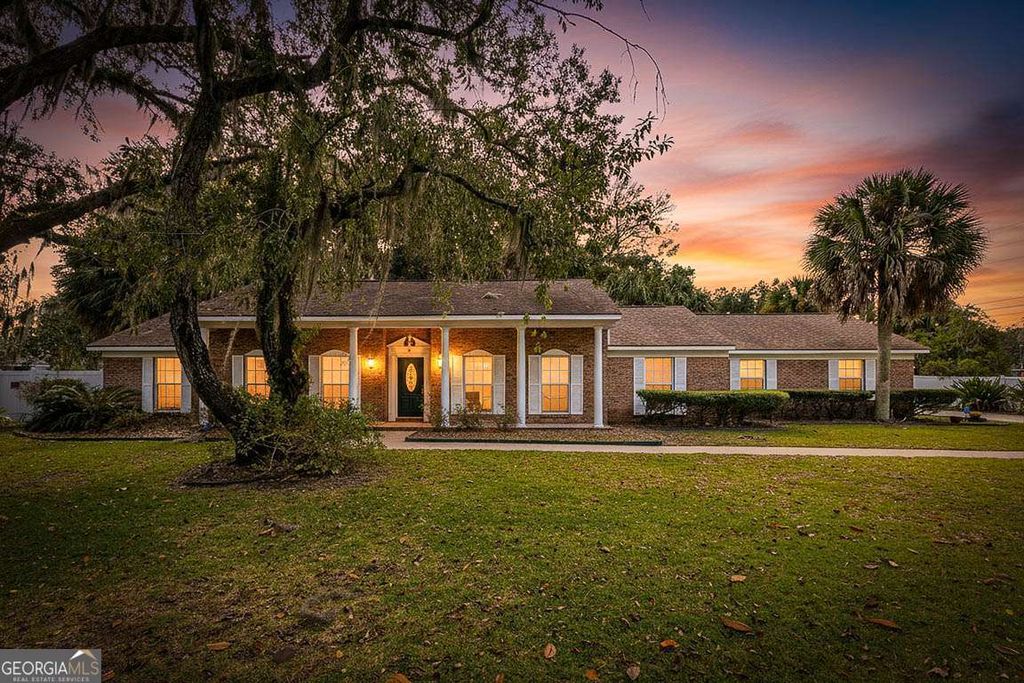 112 Meadows Way, Brunswick, GA 31525